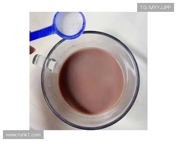 汪顺家的冰箱里塞满蛋白粉，连饮料都是无糖的