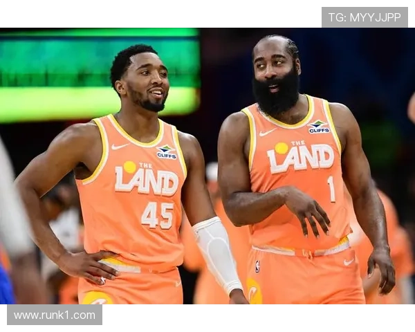 米切尔利用高产三分与挡拆爆发力提升了骑士的进攻效率