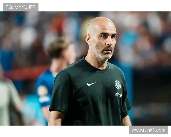 斯科尔斯本赛季回撤策应压制中场对手展现角色新变化